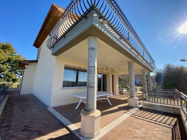 Case e ville in vendita di 150 m² in Località Arcille, 5