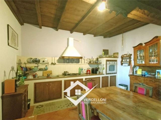 Case e ville in vendita di 150 m² in Strada Cascina Ferrera, 2