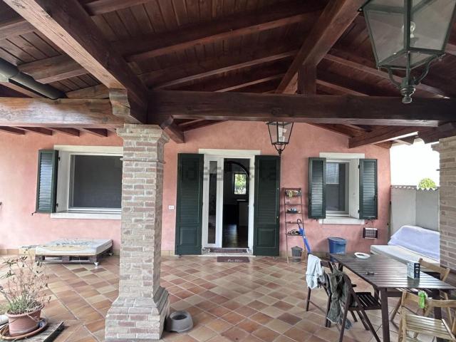 Case e ville in vendita di 150 m² in Strada della Valsugana, 33