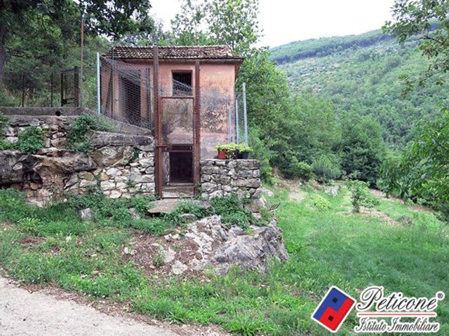 Case e ville in vendita di 150 m² in Strada Regionale 637 di Frosinone e di Gaeta, 44