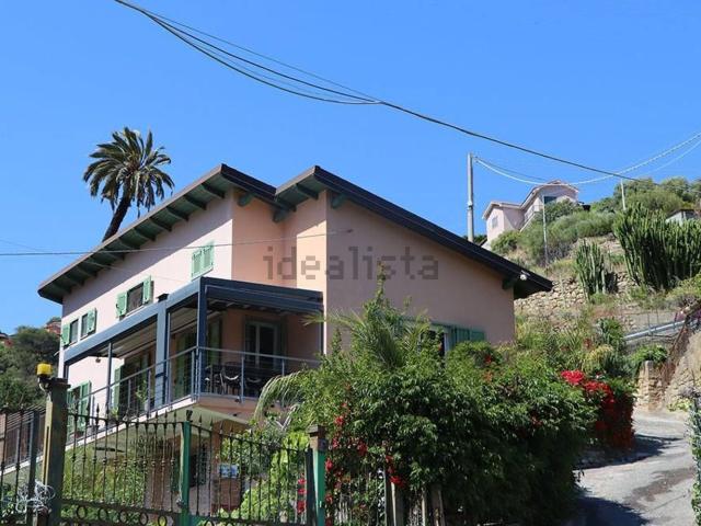 Case e ville in vendita di 151 m²