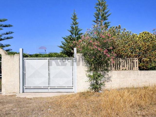 Case e ville in vendita di 151 m² in Via Tf 146 Est