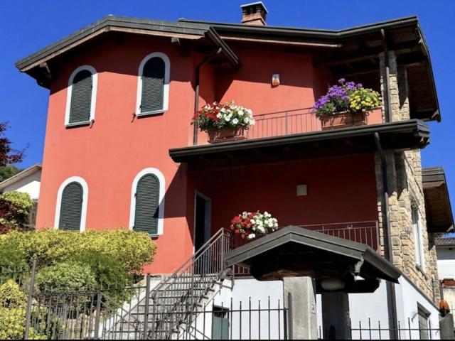 Case e ville in vendita di 151 m² in Via Gabriele D&apos Annunzio, 34
