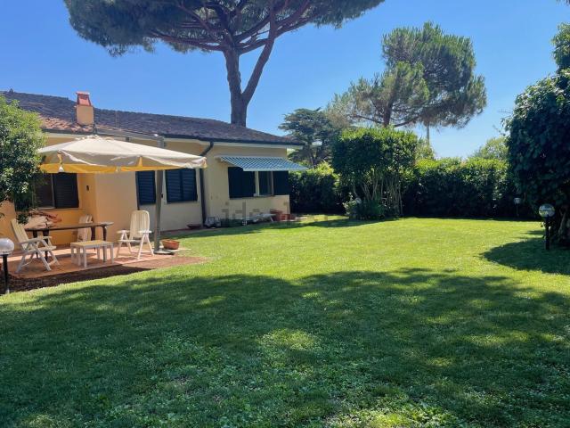 Case e ville in vendita di 151 m² in Via delle Saline, 12