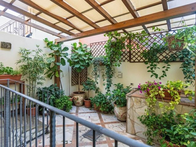 Case e ville in vendita di 151 m² in Via E. Cosenz
