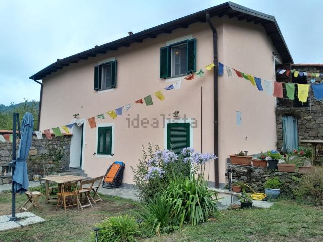 Case e ville in vendita di 151 m² in Località Pavi, 3