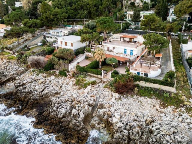 Case e ville in vendita di 151 m² in Lungomare Cristoforo Colombo, 2039