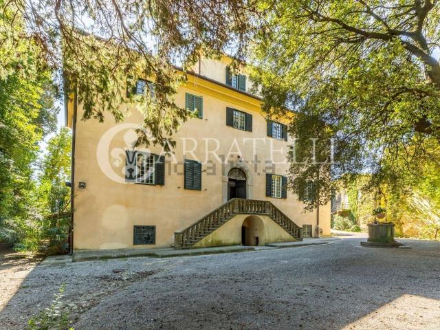 Case e ville in vendita di 1527 m² in Via Pontesantoro, 32