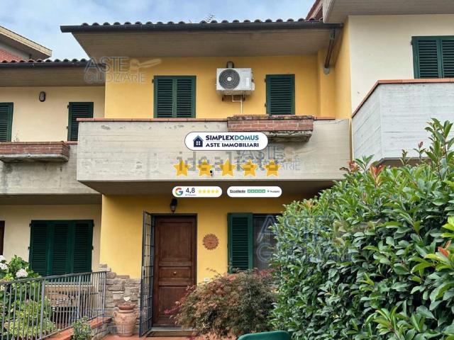 Case e ville in vendita di 152 m² in Via Crocieri