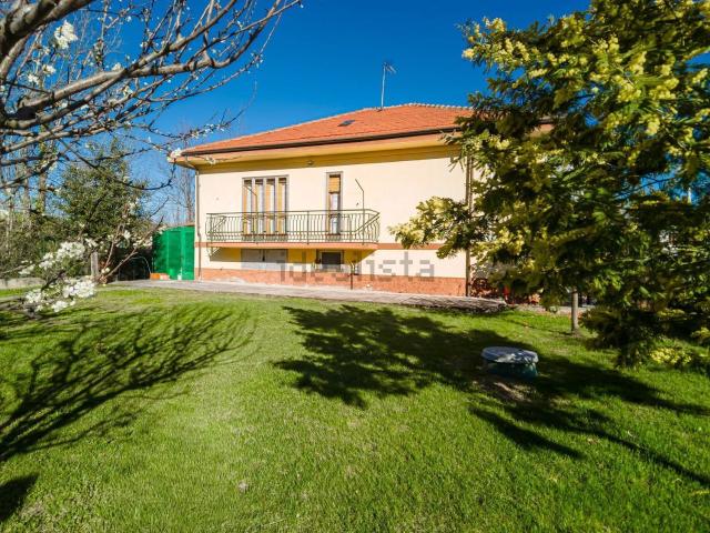Case e ville in vendita di 152 m² in Via Druento, 10