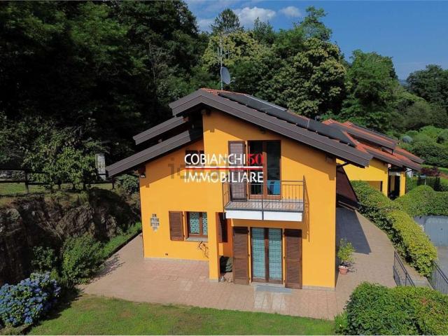 Case e ville in vendita di 152 m² in Via Ompio