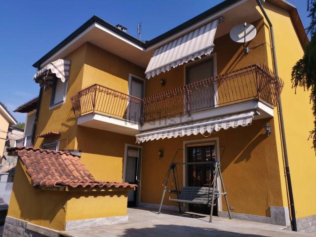 Case e ville in vendita di 152 m² in Via San Giovanni Bosco, 4