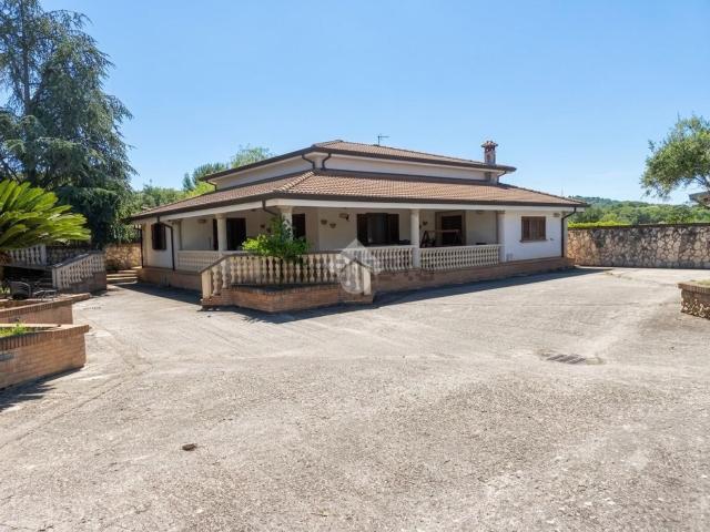 Case e ville in vendita di 152 m² in Via Plataci