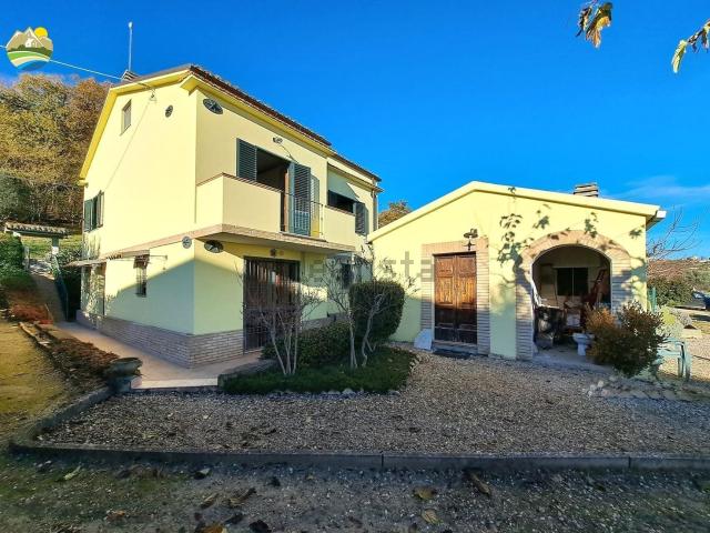 Case e ville in vendita di 152 m² in Contrada Pizzannocca