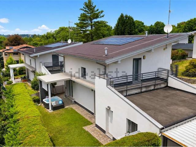 Case e ville in vendita di 153 m² in Via Don Radaelli, 50