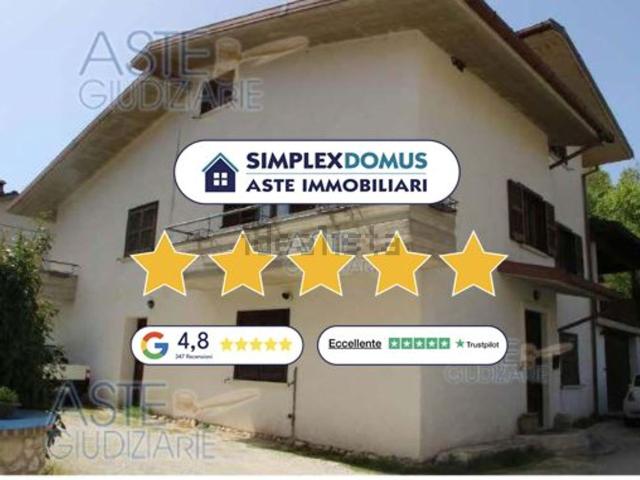 Case e ville in vendita di 153 m² in Via del Mulino