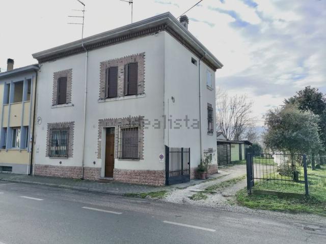 Case e ville in vendita di 153 m² in Via Europa