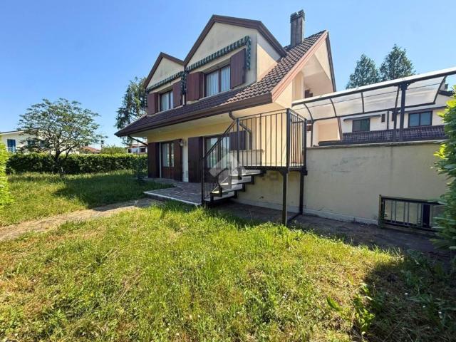 Case e ville in vendita di 153 m² in Via F. Magellano, 5