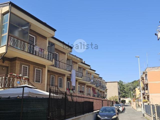 Case e ville in vendita di 153 m² in Via Firenzuola, 26