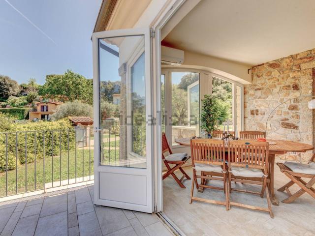Case e ville in vendita di 153 m² in Viale Australia