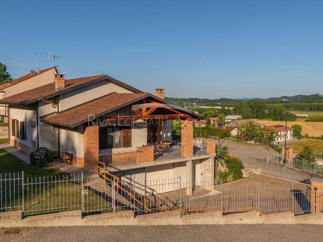 Case e ville in vendita di 153 m² in Strada Bricco Taragno, 47