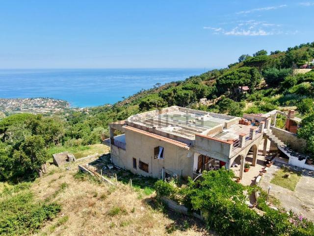 Case e ville in vendita di 154 m² in Via Cozzo Monaco