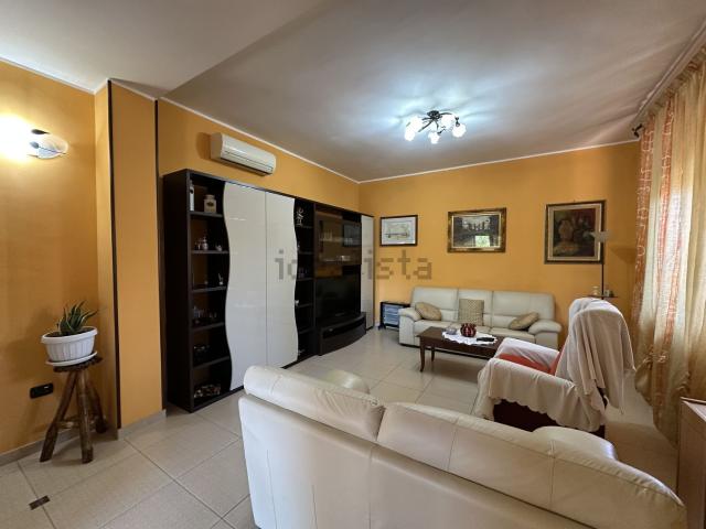 Case e ville in vendita di 154 m² in Via dei Gelsomini, 361