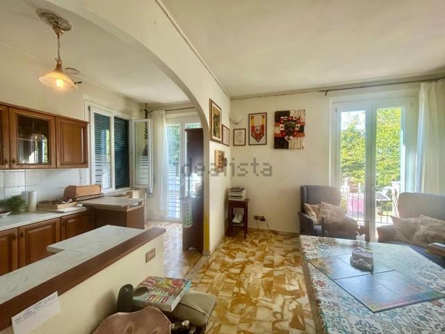 Case e ville in vendita di 154 m² in Via del Poggio
