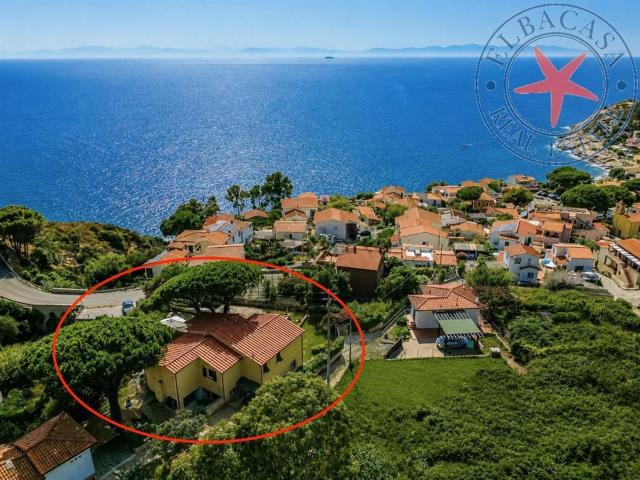 Case e ville in vendita di 154 m² in Via della Chiesa, 14