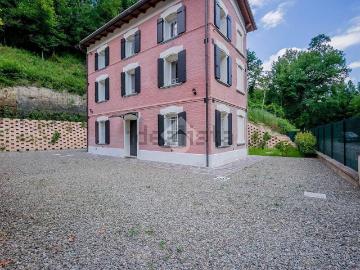 Case e ville in vendita di 154 m² in Via Landa, 147