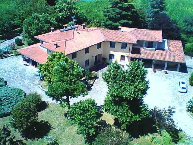 Case e ville in vendita di 1550 m² in Via Brescia, 75