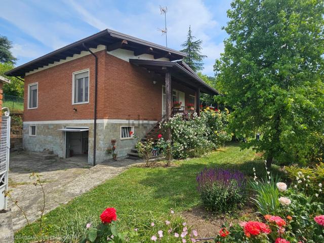 Case e ville in vendita di 155 m² in Via Costa, 8