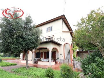 Case e ville in vendita di 155 m² in Via Chiantigiana