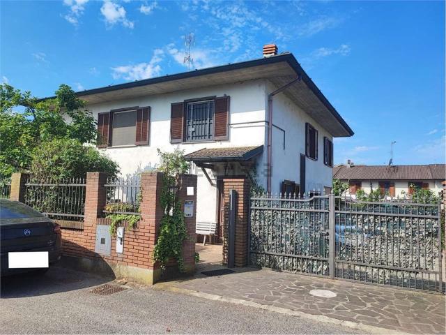 Case e ville in vendita di 155 m² in Via A. Toscanini