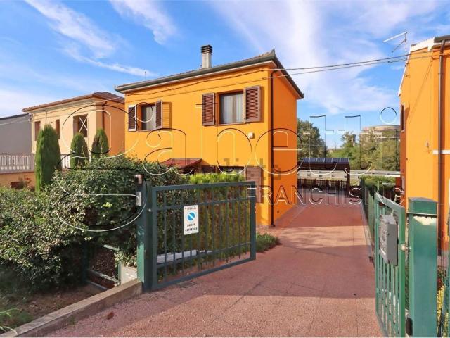 Villetta indipendente in vendita di 155 m² in Via Arginone