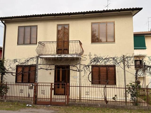 Case e ville in vendita di 155 m² in Via Gazie, 27
