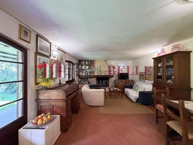 Case e ville in vendita di 155 m² in Via La Stretta, 55041