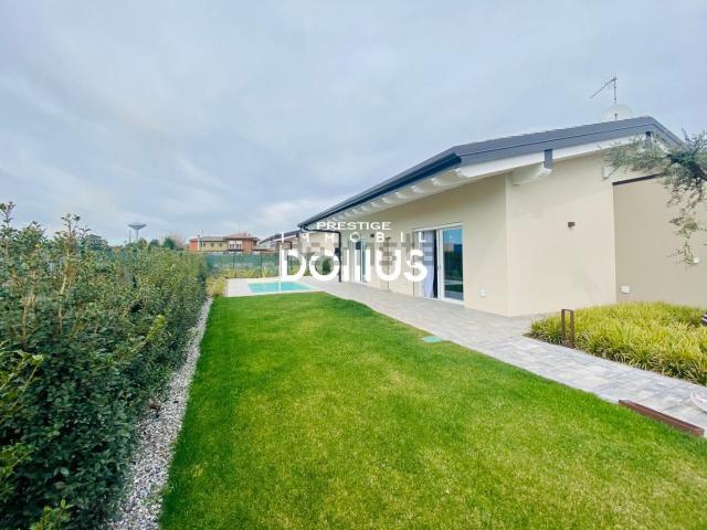 Case e ville in vendita di 155 m² in Via Montebello