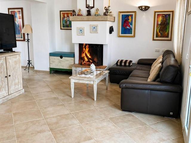 Case e ville in vendita di 155 m² in Via Mosca