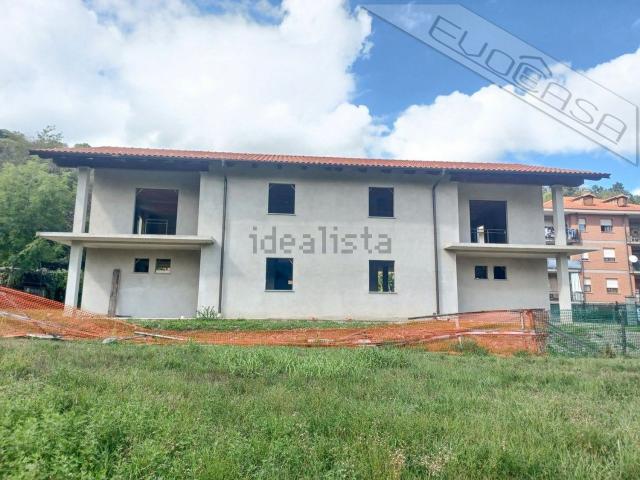 Case e ville in vendita di 155 m² in Via Nicolini