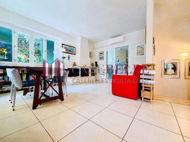 Case e ville in vendita di 155 m² in Via Rodi, 55045