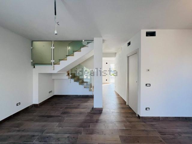 Case e ville in vendita di 155 m² in Via Romana Aponense, 77