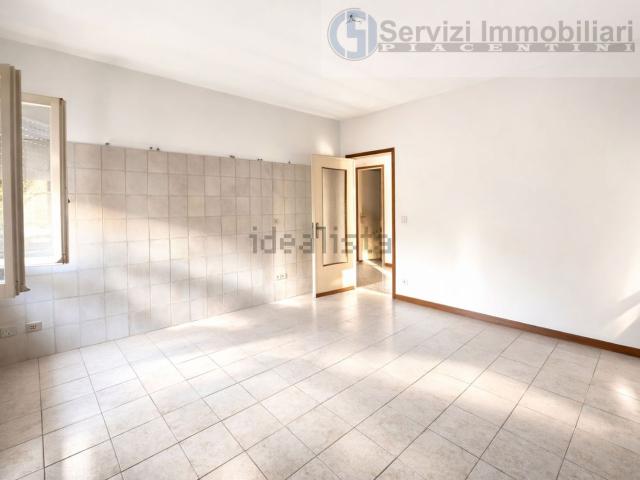 Case e ville in vendita di 155 m² in Via V. Garbazza, 28