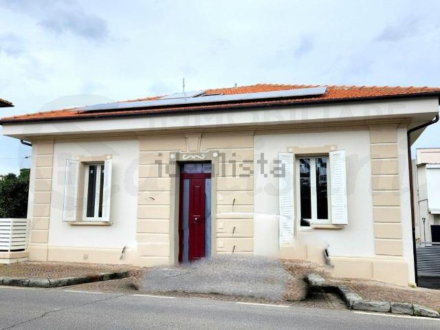 Case e ville in vendita di 155 m² in Viale Cristoforo Colombo