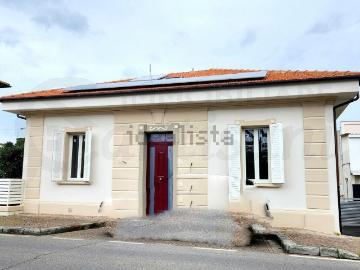 Case e ville in vendita di 155 m² in Viale Cristoforo Colombo