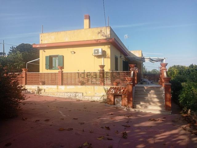 Case e ville in vendita di 155 m² in Contrada Eredità