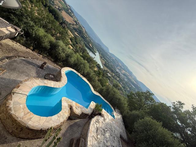 Case e ville in vendita di 155 m² in Contrada Pianibianchi