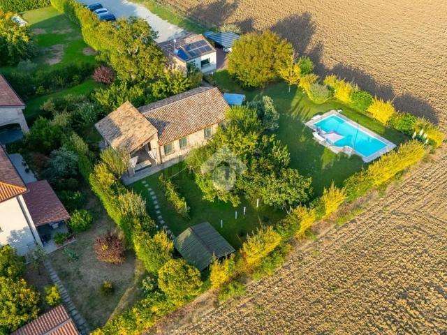 Case e ville in vendita di 155 m² in Strada Bergonzi, 30