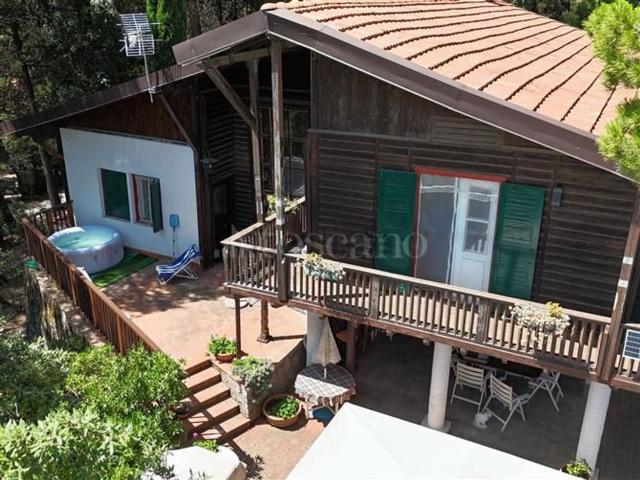 Case e ville in vendita di 156 m² in Via San Martino