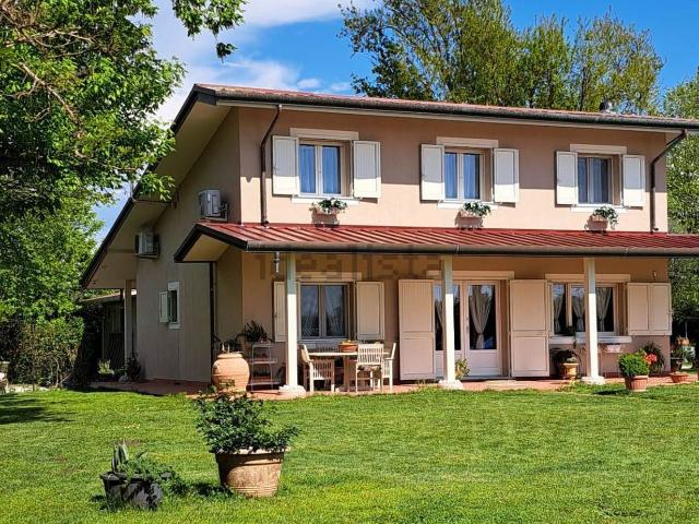 Case e ville in vendita di 157 m²